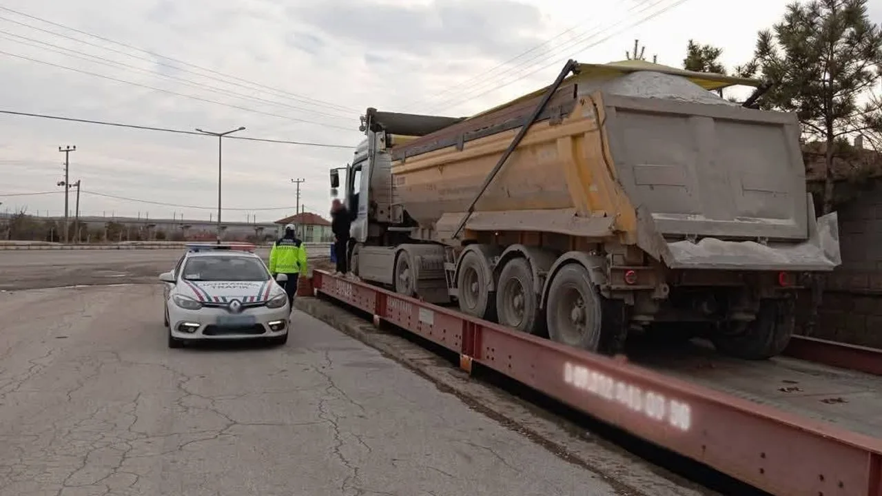 Yozgat Valiliği, karayollarının güvenliği ve altyapının korunması amacıyla aşırı tonaj