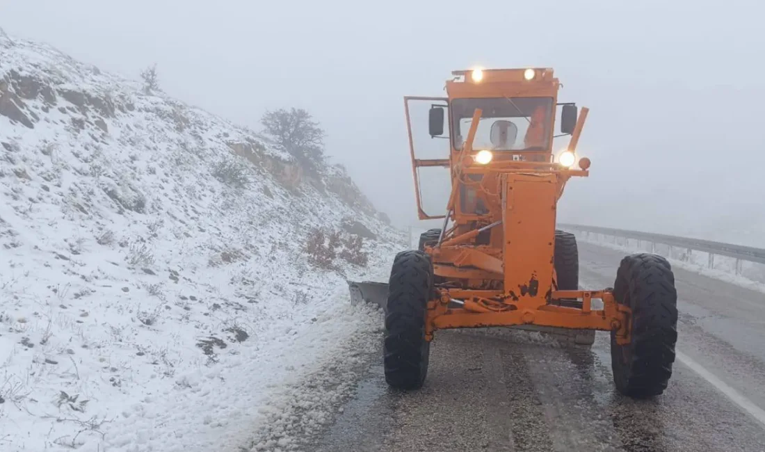 Yozgat’ta akşam saatlerinde başlayan kar yağışı, yol açma ve tuzlama