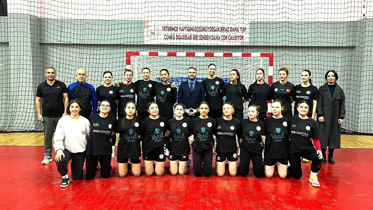 Yozgat Aile ve Sosyal Hizmetler İl Müdürü Alper Alp, kız