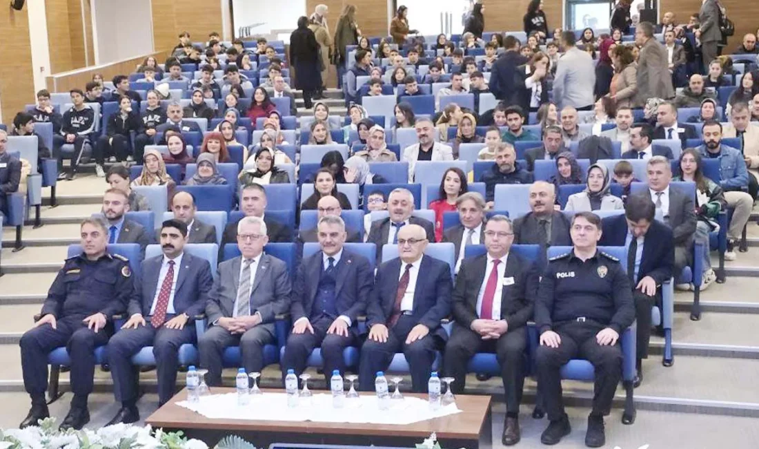 Yozgat’ta 24 Kasım Öğretmenler Günü, Cumhuriyet Meydanı’nda düzenlenen törenle kutlandı.