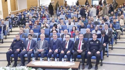 Yozgat’ta 24 Kasım Öğretmenler Günü, Cumhuriyet Meydanı’nda düzenlenen törenle kutlandı.