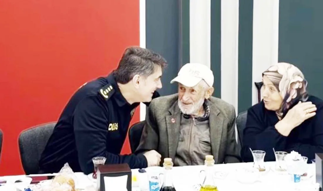 Yozgat İl Emniyet Müdürü Necmettin Koç ve eşi, şehitlerin aileleriyle