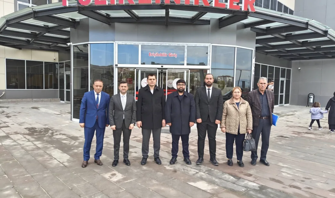 Yerköy İlçesi Kaymakamı Mehmet Halis Aydın, hastaneyi ziyaret ederek yürütülen