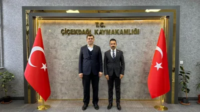 Yerköy Kaymakamı Mehmet Halis Aydın, yeni atanan Çiçekdağı Kaymakamı Durdu