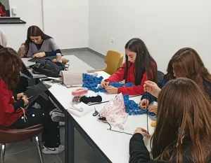 Yerköy Halk Eğitimi Merkezi, Gençlik Merkezi'nde düzenlenen el sanatları kursunda