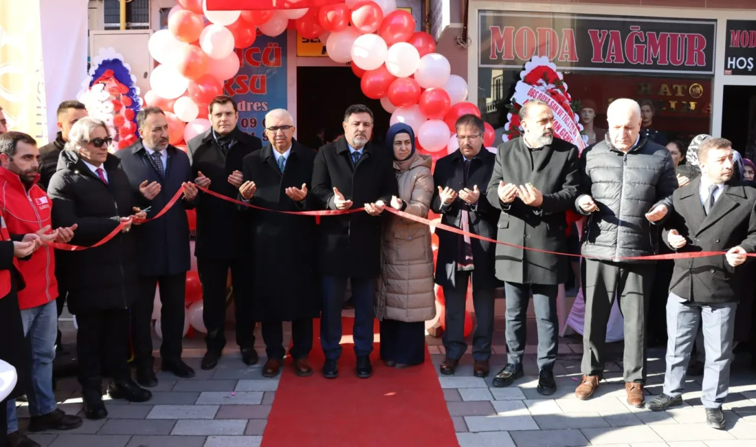 Yerköy’de “Sensiz Olmaz” Sosyal Marketi Açıldı: İhtiyaç Sahiplerine Dayanışma Modeli Yerköy’de, belediye ve Türk Kızılay iş birliğiyle kurulan "Sensiz Olmaz"