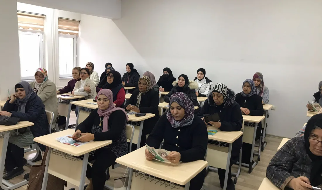 Yerköy İlçe Sağlık Müdürlüğü, Halk Eğitimi Merkezinde yabancı uyruklu kursiyerlere