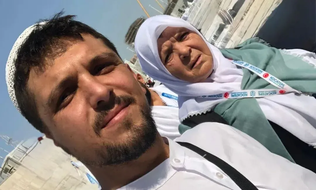 Dedeli Köyü’nden gelme, Karaşar Mahallesi sakinlerinden Yurdagül Demirbaş, umre ibadeti