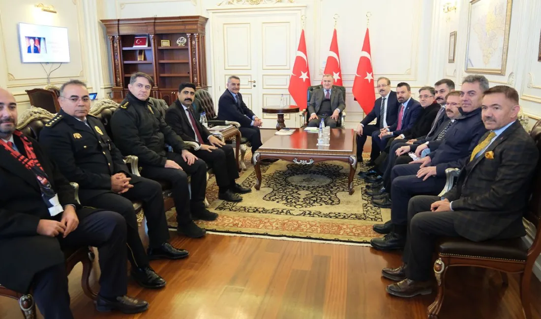 Gençlik ve Spor Bakanı Osman Aşkın Bak, Yozgat’ta spor altyapısını