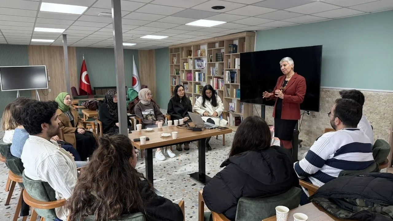 Yozgat Bozok Üniversitesi, bu yıl müfredata eklenen Mesleki İletişim dersleriyle,