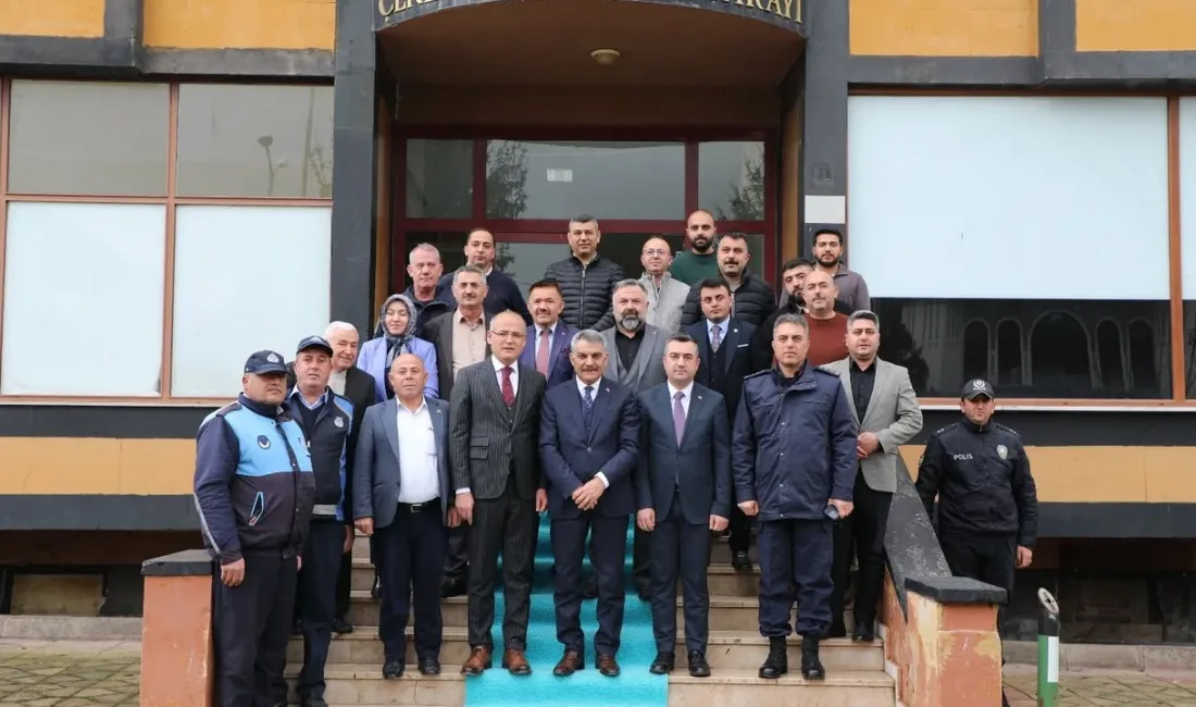 Yozgat'ın Çekerek ilçesini ziyaret eden Yozgat Valisi Mehmet Ali Özkan,