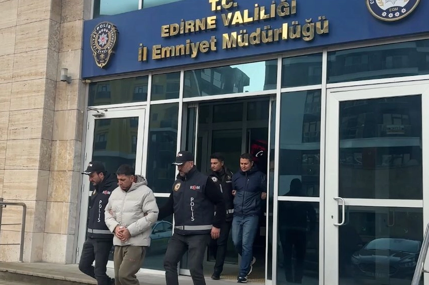 Edirne İl Emniyet Müdürlüğü KOM Şube Müdürlüğü tarafından gerçekleştirilen operasyonda,