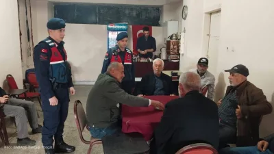 Yenifakılı’da jandarma ekipleri, devriye sırasında vatandaşları küçükbaş hayvan hırsızlığı ve