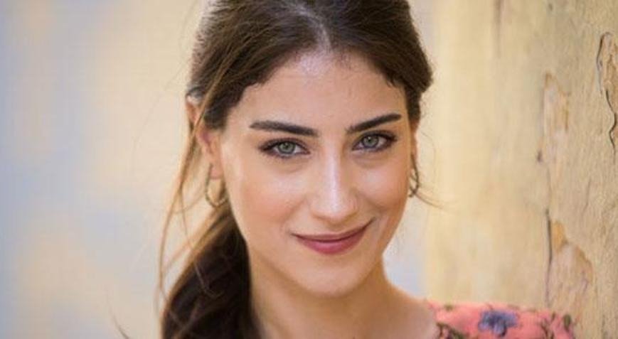 Hazal Kaya, değişimiyle gündem olan görüntüsüyle eski dizisiyle ilgili esprili