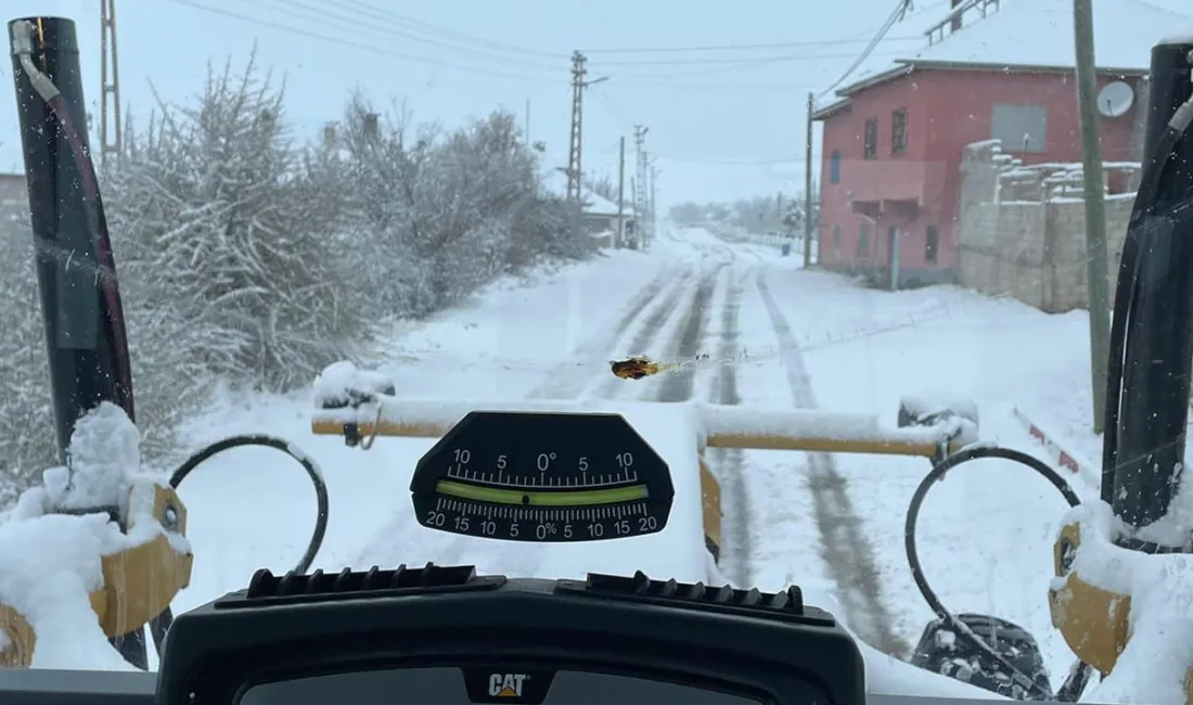 Belediye ekipleri, ulaşımın aksamaması için karla mücadele çalışmalarına başladı. Yozgat’ın