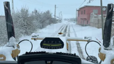 Belediye ekipleri, ulaşımın aksamaması için karla mücadele çalışmalarına başladı. Yozgat’ın