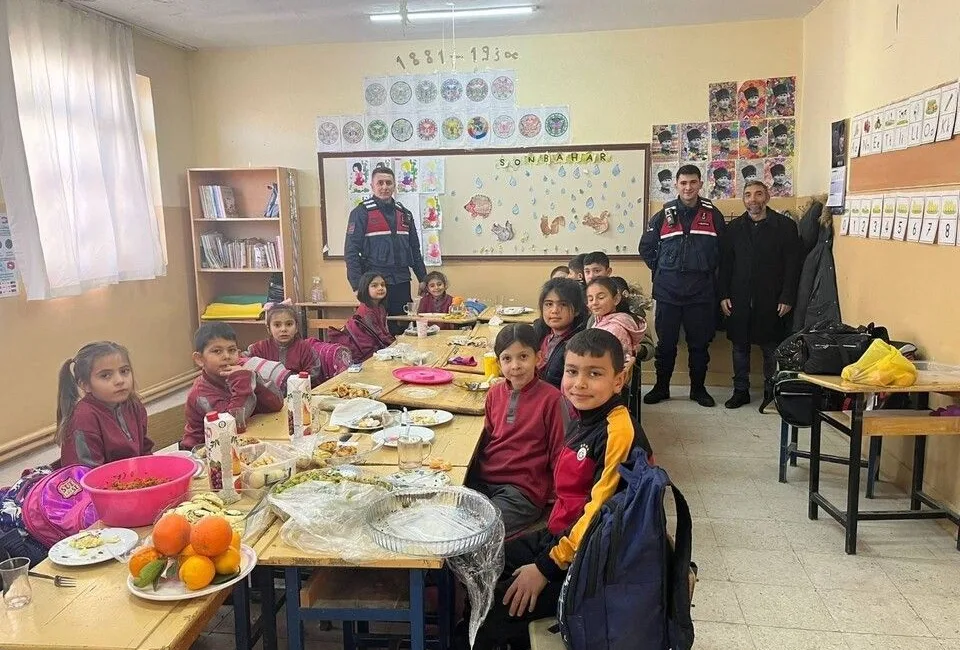 Yenifakılı İlçe Jandarma Komutanlığı, Fehimli Köyü İlk ve Orta Okulu