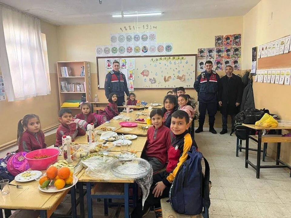 Yenifakılı İlçe Jandarma Komutanlığı, Fehimli Köyü İlk ve Orta Okulu