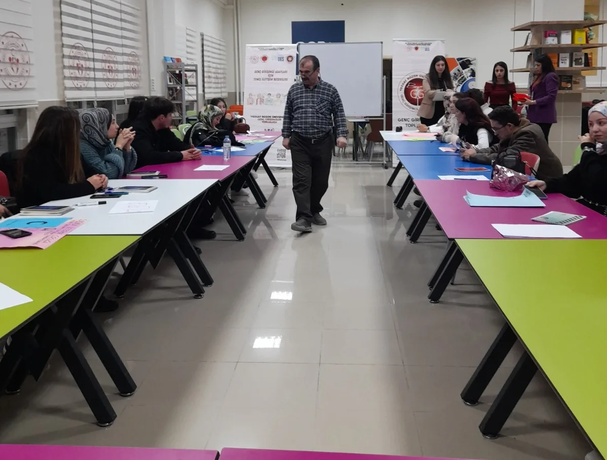 Yozgat Bozok Üniversitesi, Genç Girişimciler Topluluğu tarafından yürütülen “Genç Girişimci