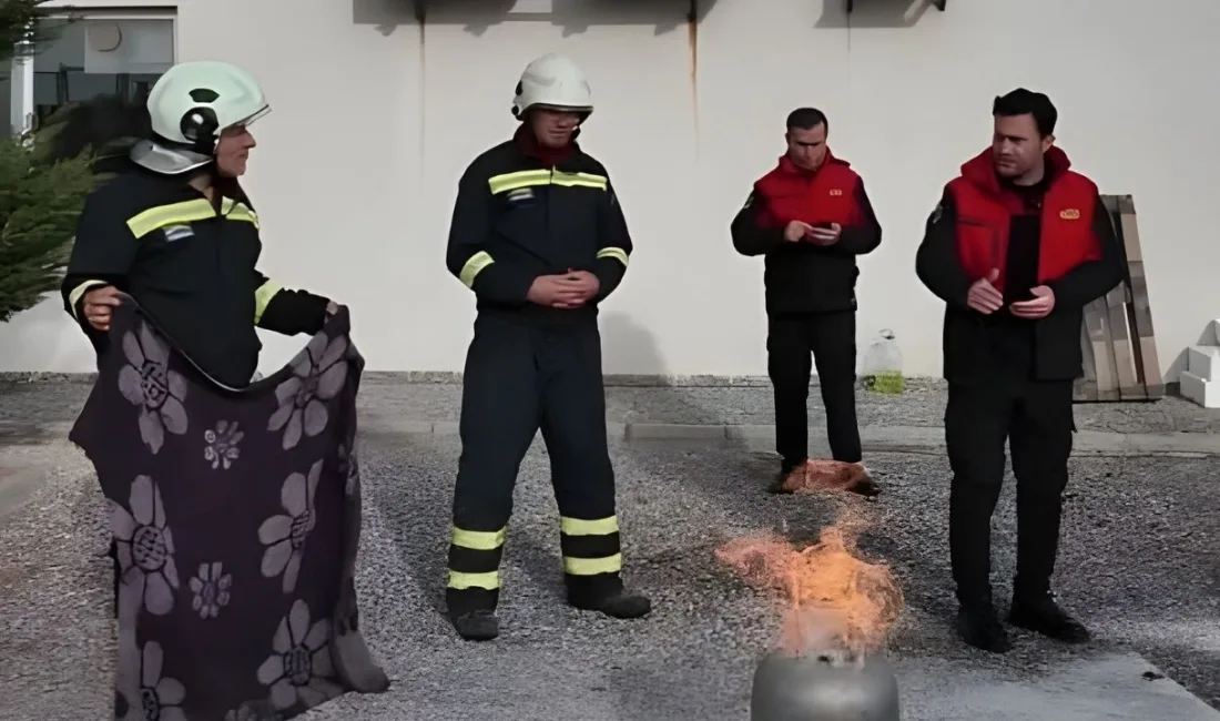Sorgun İtfaiye Müdürlüğü tarafından Sorgun’daki huzurevinde düzenlenen yangın tatbikatı, olası