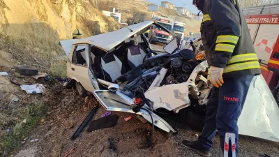 TOKİ kavşağı yakınlarında meydana gelen trafik kazasında 2 kişi ağır