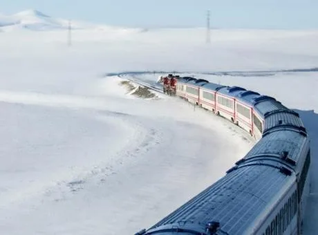 Ulaştırma ve Altyapı Bakanı Abdulkadir Uraloğlu, Turistik Doğu Ekspresi’nin 2025-2026