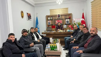 Ülkü Ocakları Yozgat İl Başkanı Fatih Akgül, yönetim kurulu üyeleriyle