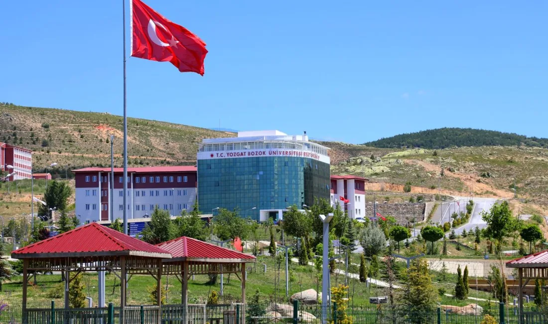 Dr.   Özvar, Yozgat Bozok Üniversitesi'nin erişilebilir kampüs uygulamaları