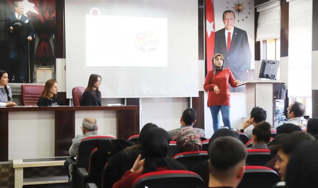 Yozgat Meslek Yüksekokulu'nda gerçekleştirilen üçüncü Öğrenci Paneli'nde, Finans, Bankacılık ve