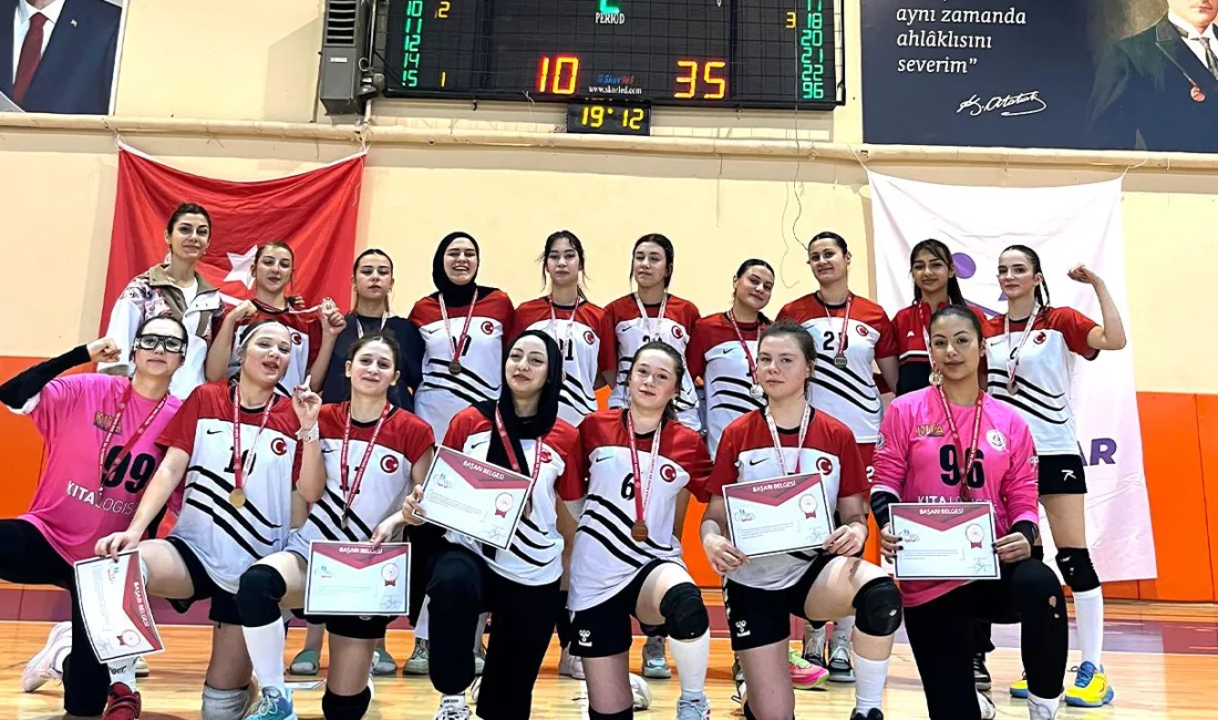 Yozgat Spor Lisesi Bayan Hentbol Takımı, Aksaray’da düzenlenen Okul Sporları