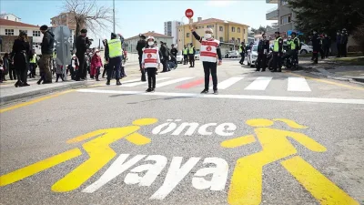 Yozgat Valiliği, trafikte yaya önceliğini vurgulamak amacıyla "Öncelik Hayatın Öncelik