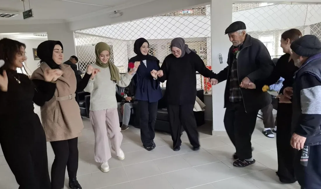 Yozgat Bozok Üniversitesi Sağlık Bilimleri Fakültesi öğrencileri, huzurevi sakinlerini ziyaret