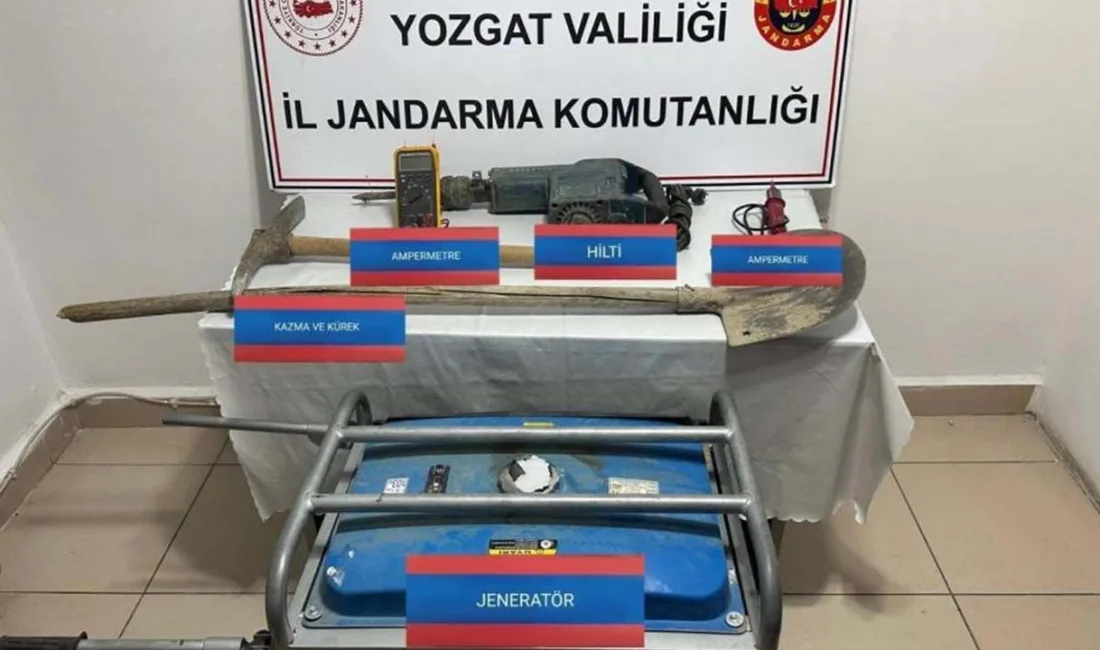 Yozgat’ta jandarma ekiplerinin düzenlediği operasyonla kaçak kazı yapan bir şahıs