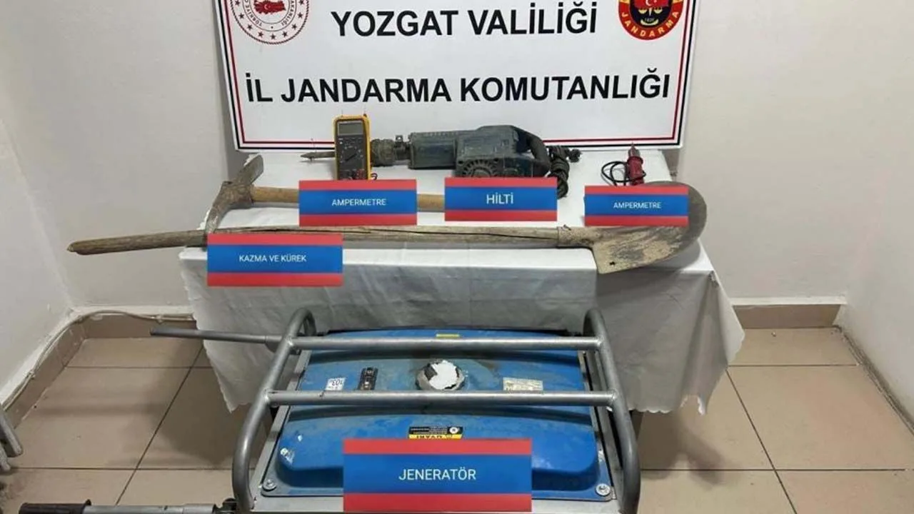 Yozgat’ta jandarma ekiplerinin düzenlediği operasyonla kaçak kazı yapan bir şahıs