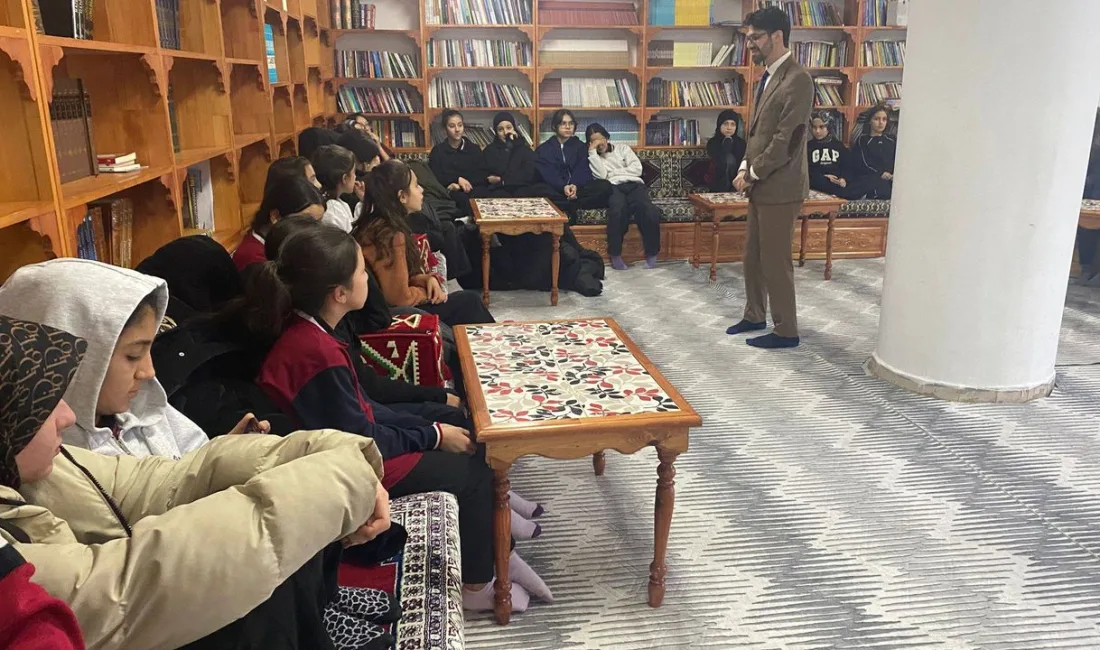 ÇEDES Projesi kapsamında Akdağmadeni Namık Kemal Ortaokulu'nda kız öğrencilere yönelik