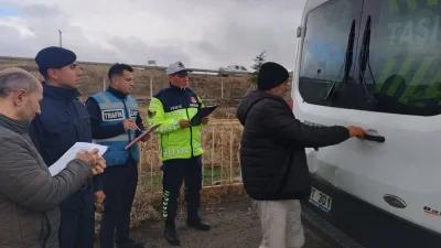 Yozgat'ta okul servisleri ve şoförleri üzerinde gerçekleştirilen denetimlerin, aileler arasında