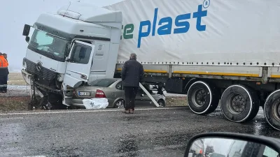 Yozgat’ta etkili olan yoğun kar yağışı, trafik kazalarını da beraberinde