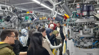 Yozgat Bozok Üniversitesi öğrencileri, çorap fabrikalarını ziyaret ederek iş ortamını