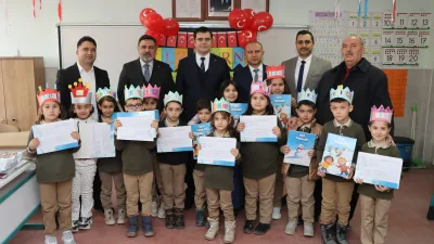 Yerköy’de Reşat Akyön İlköğretim Okulu’nda düzenlenen karne törenine katılan İlçe