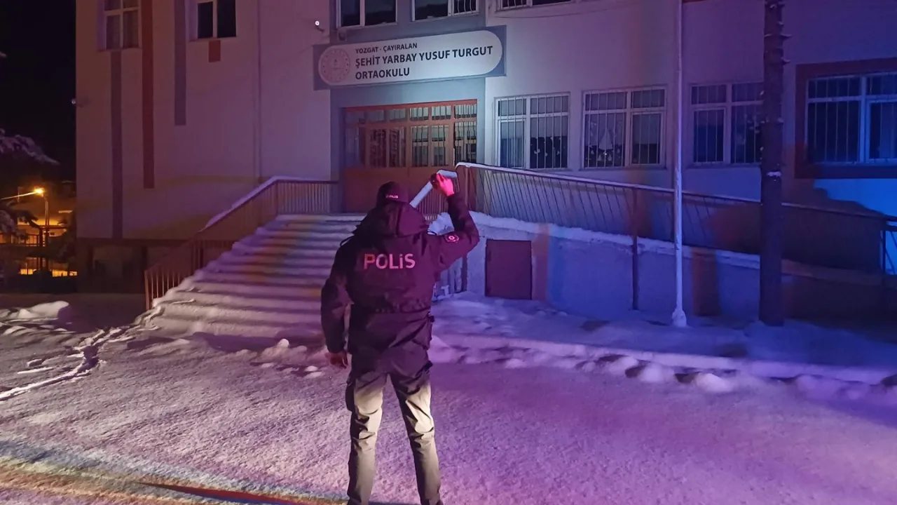 NARVAS Narko Alan denetimi kapsamında okul ve yurt çevreleri kontrol