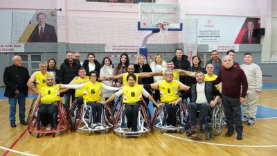 Yozgat Valisi Mehmet Ali Özkan’ın eşi Arzu Özkan, Sorgun’da tekerlekli