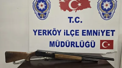 Yerköy’de polis ekiplerinin devriyesi sırasında ruhsatlı bir yivsiz tüfeğin izinsiz