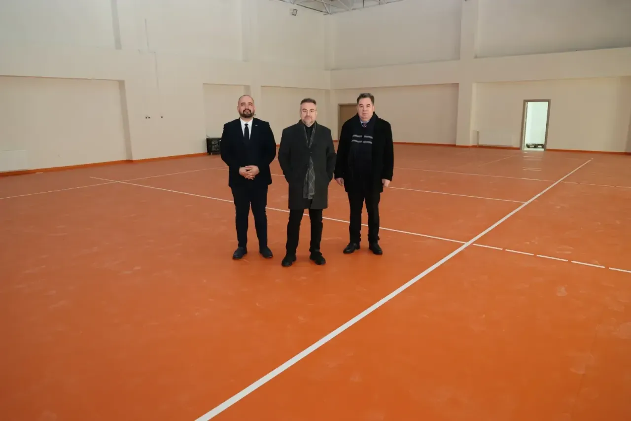 Yozgat Bozok Üniversitesi, yeni Spor Bilimleri Fakültesi binasını öğrencilere ve