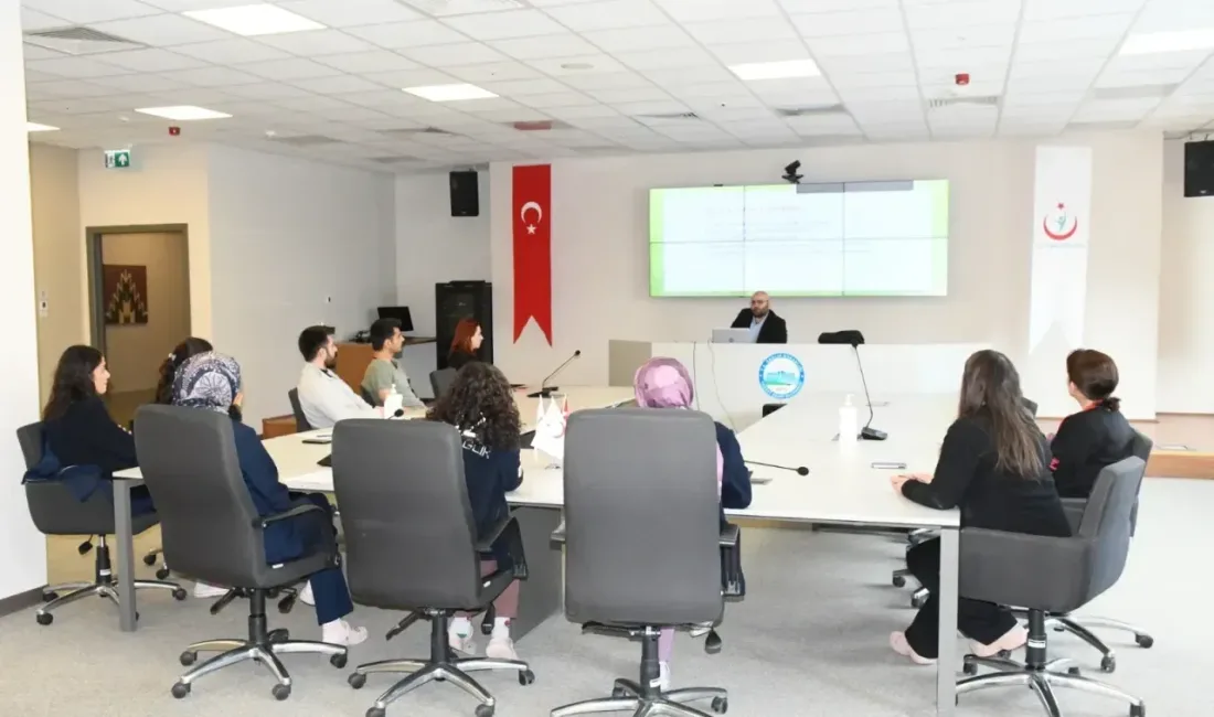 Eğitimle, personelin bilgi ve uygulama becerileri güncellendi. Hasta güvenliği ve