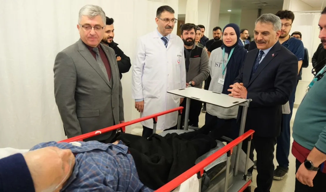 Yozgat Valisi Mehmet Ali Özkan, Yılbaşı Gecesi Kamu Çalışanlarını Ziyaret Etti Yozgat Valisi Mehmet Ali Özkan, yılbaşı gecesinde vatandaşların huzurunu sağlayan