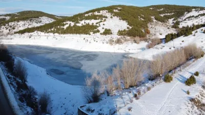 Türkiye genelinde etkili olan soğuk hava dalgası, Yozgat’ta göletlerin tamamen