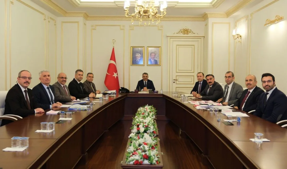 Yozgat Valisi Mehmet Ali Özkan başkanlığında yapılan İl Eğitim Toplantısı’nda