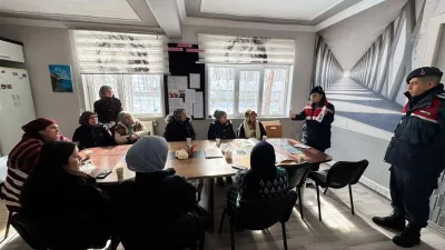 Yozgat İl Jandarma Komutanlığı, Sarıkaya Karayakup Beldesi’nde kadınlara yönelik bilgilendirme