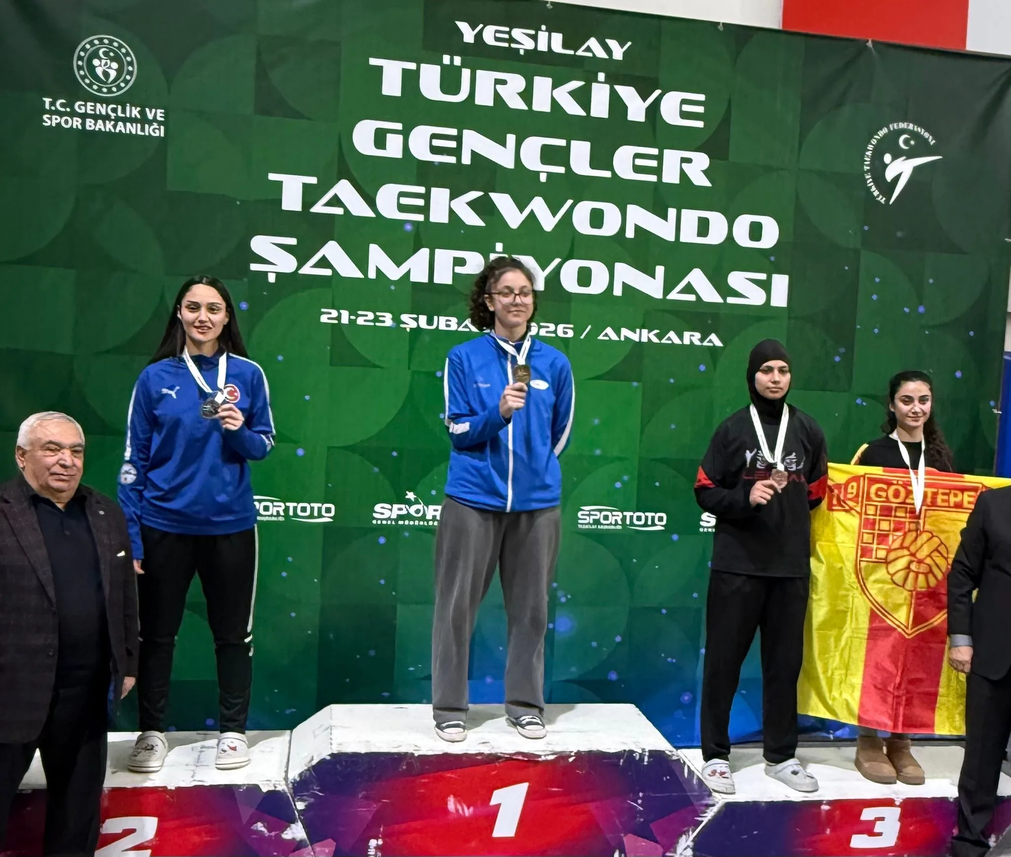 Yerköy Rabia Koyunbaşoğlu Anadolu Lisesi öğrencisi İrem Örül, Ankara'da düzenlenen