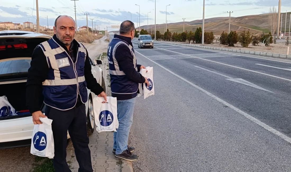 Anahtar Parti Yerköy İlçe Başkanı Alperen Gül ve ilçe teşkilatı,